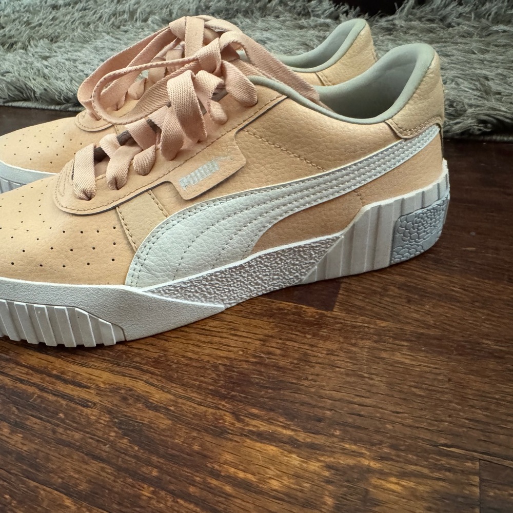 Puma Women's Peach and Cream Sneakers